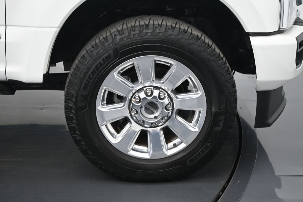 Certified 2022 Ford F250 Platinum w/ FX4 Off-Road Package AWD/4WD image 25