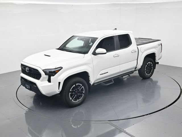 Used 2024 Toyota Tacoma TRD Sport AWD/4WD image 40