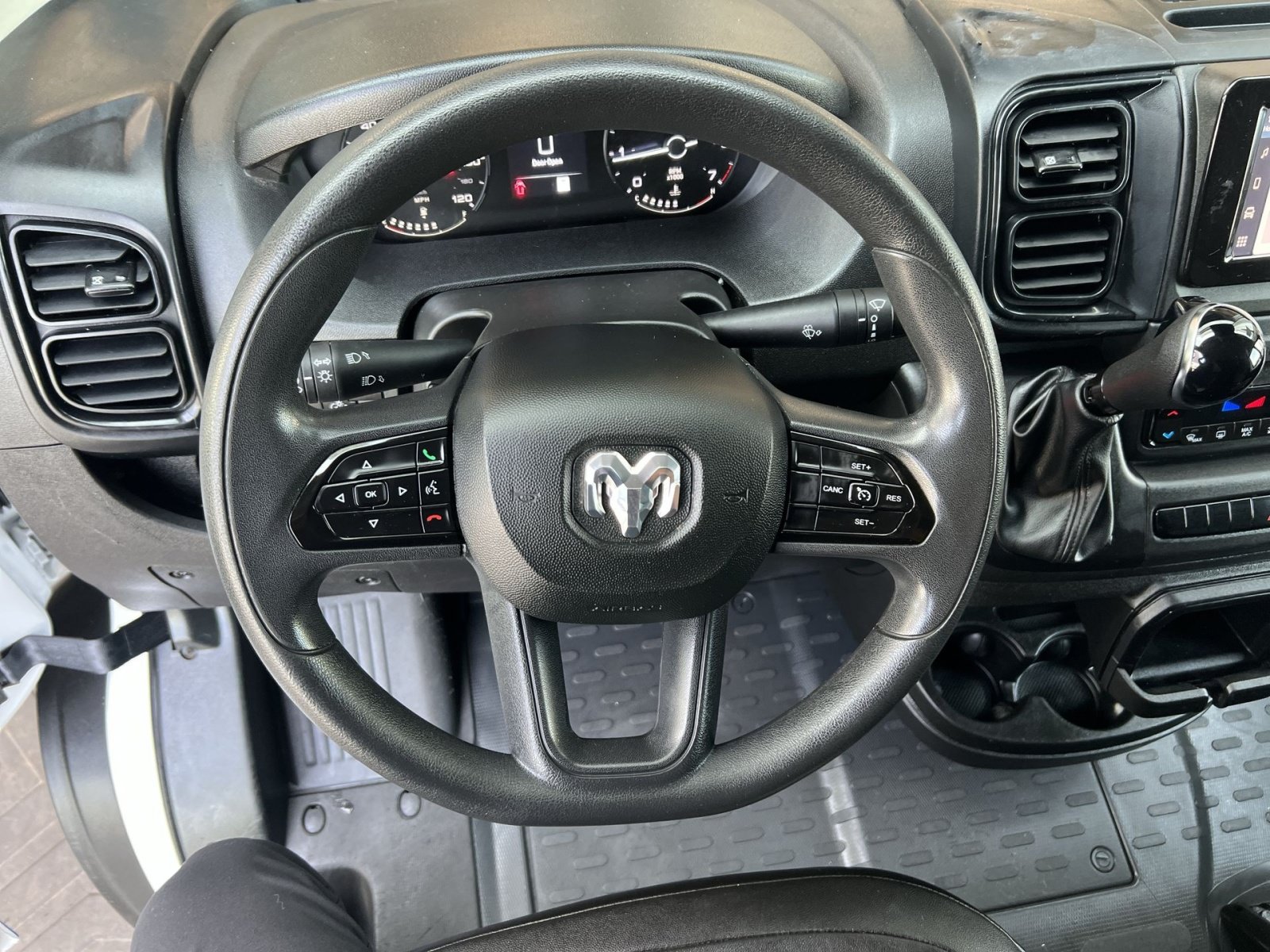 Used 2023 RAM ProMaster 2500 FWD image 24