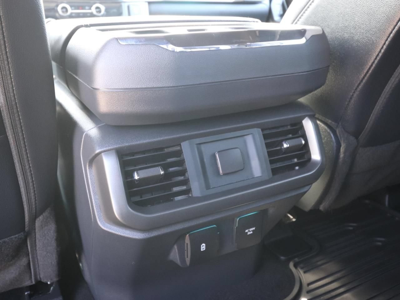Certified 2025 Ford F150 Lariat w/ Equipment Group 501A Mid AWD/4WD image 9