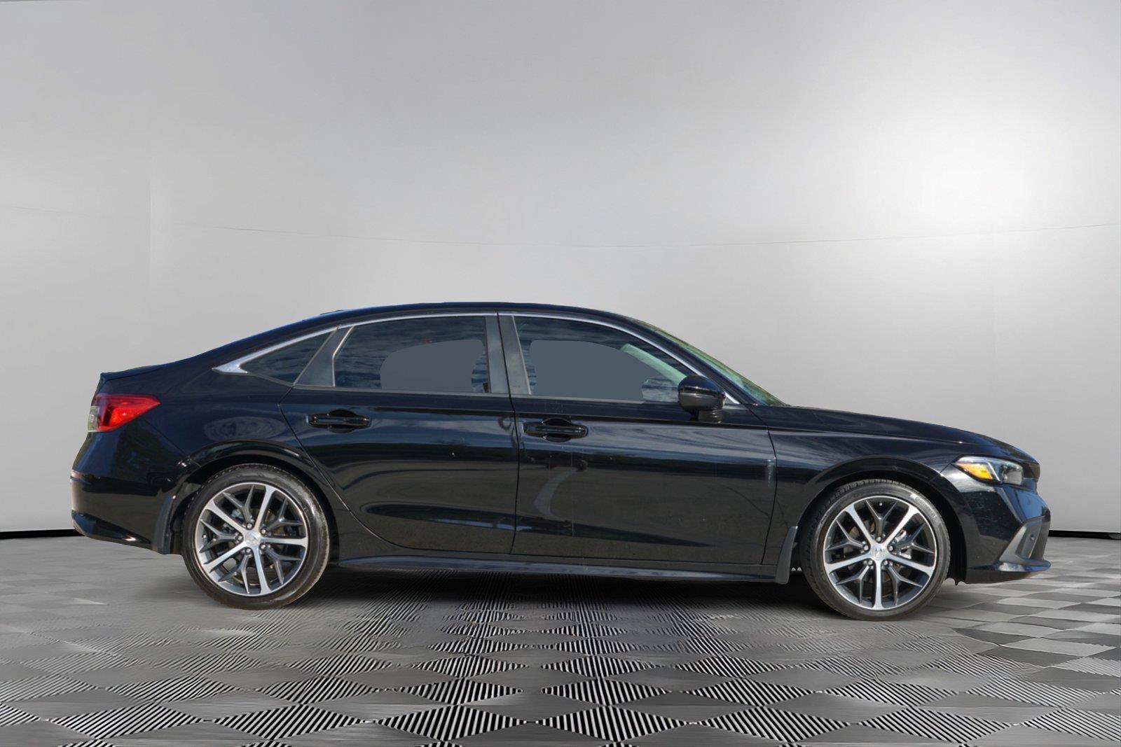 Used 2024 Honda Civic Touring image 4