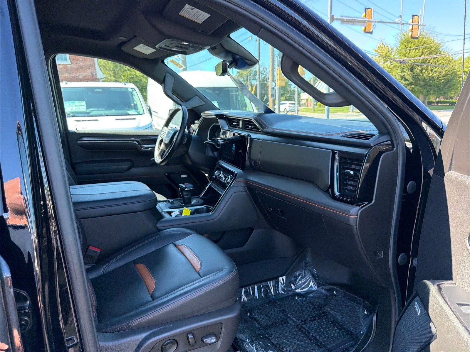 Used 2023 GMC Sierra 1500 AT4 w/ Technology Package AWD/4WD image 36