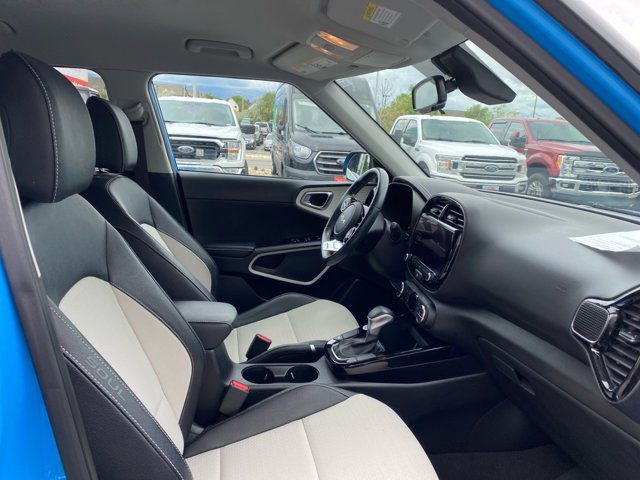 Used 2023 Kia Soul GT-Line FWD image 19