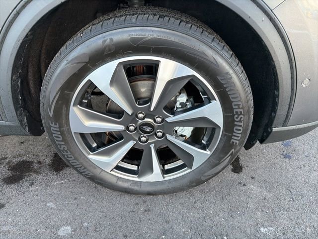 Certified 2023 Ford Escape Platinum w/ Premium Technology Package image 2