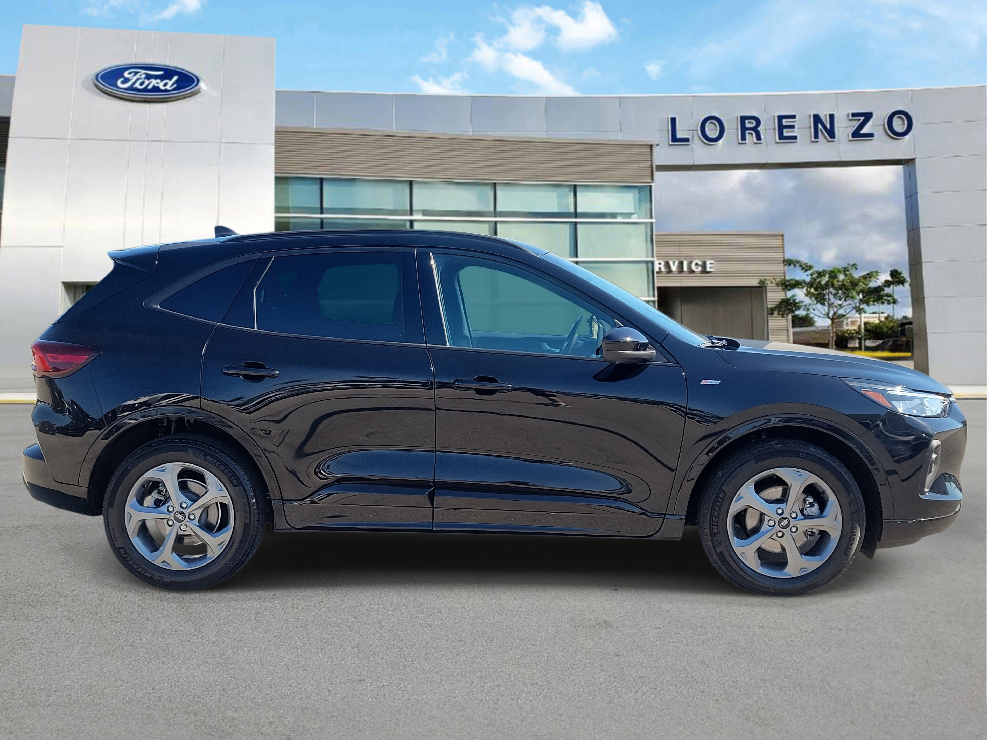 Certified 2023 Ford Escape ST-Line Select w/ Tech Pack #2 image 4