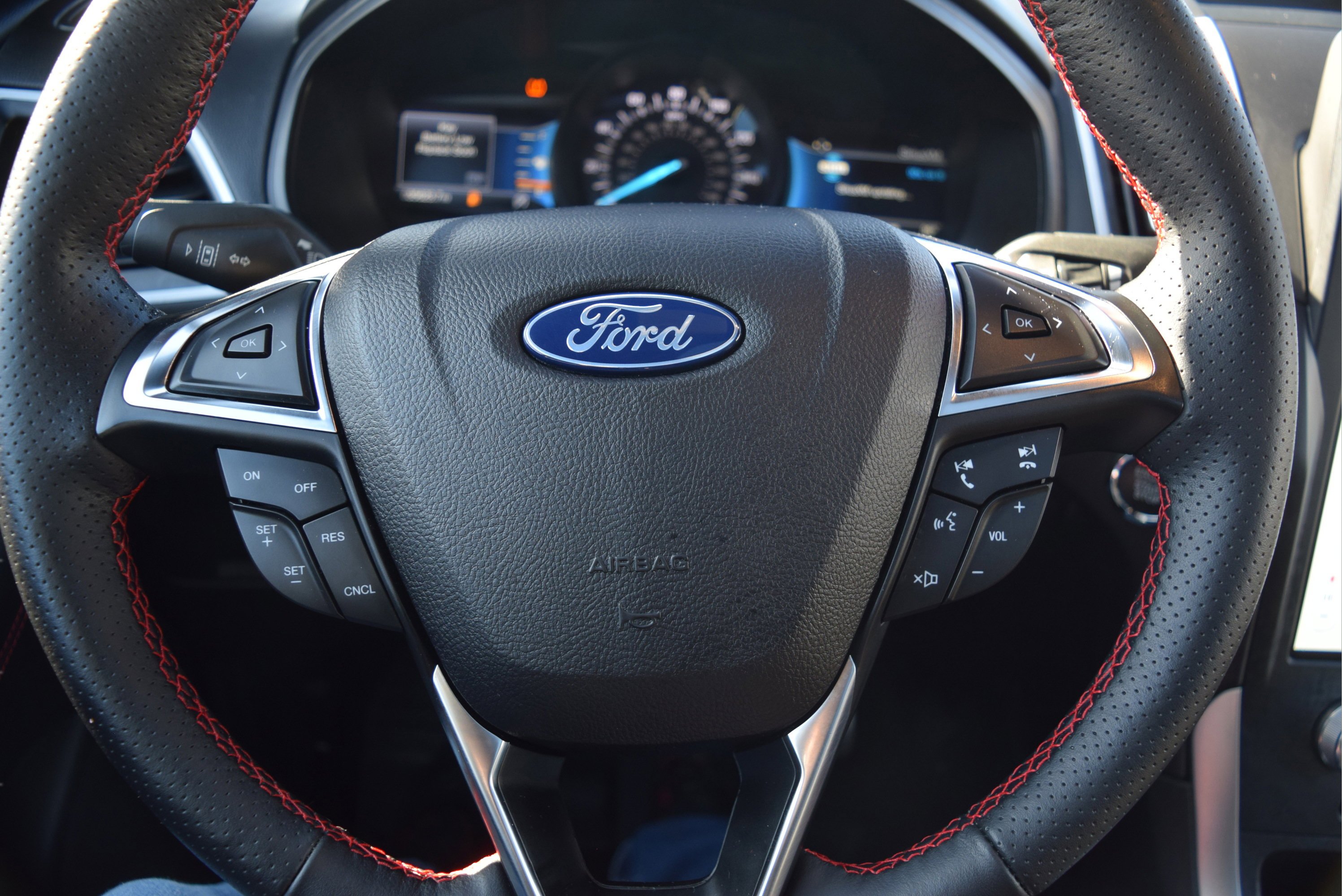 Certified 2022 Ford Edge ST-Line w/ Cargo Accessory Package image 12