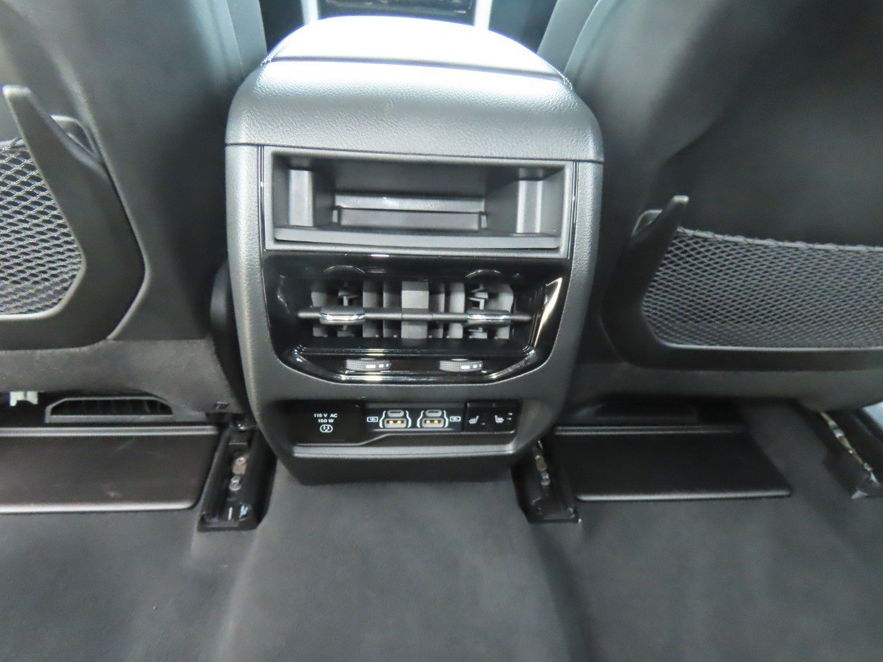Used 2024 Jeep Grand Cherokee Limited AWD/4WD image 21