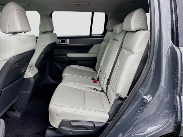 Used 2025 Hyundai Santa Fe SEL FWD image 24