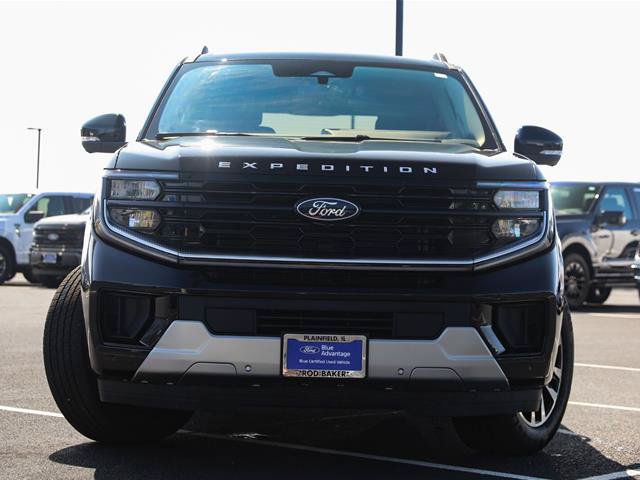Certified 2025 Ford Expedition Platinum AWD/4WD image 4