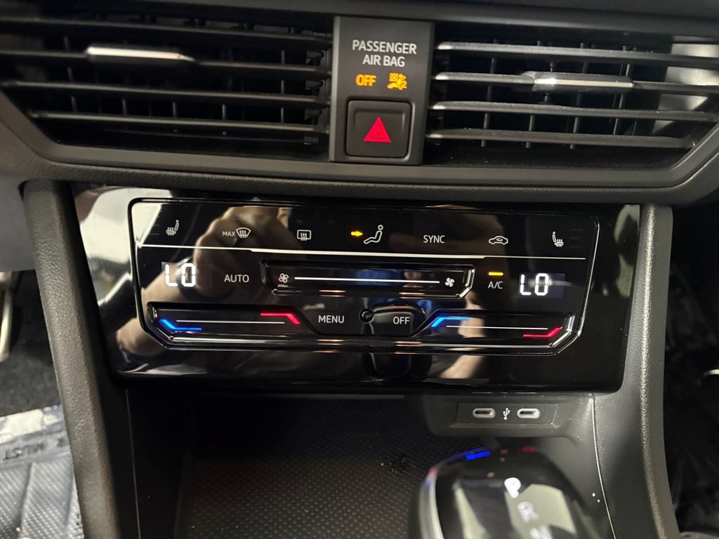 Used 2025 Volkswagen Jetta Sport FWD image 19