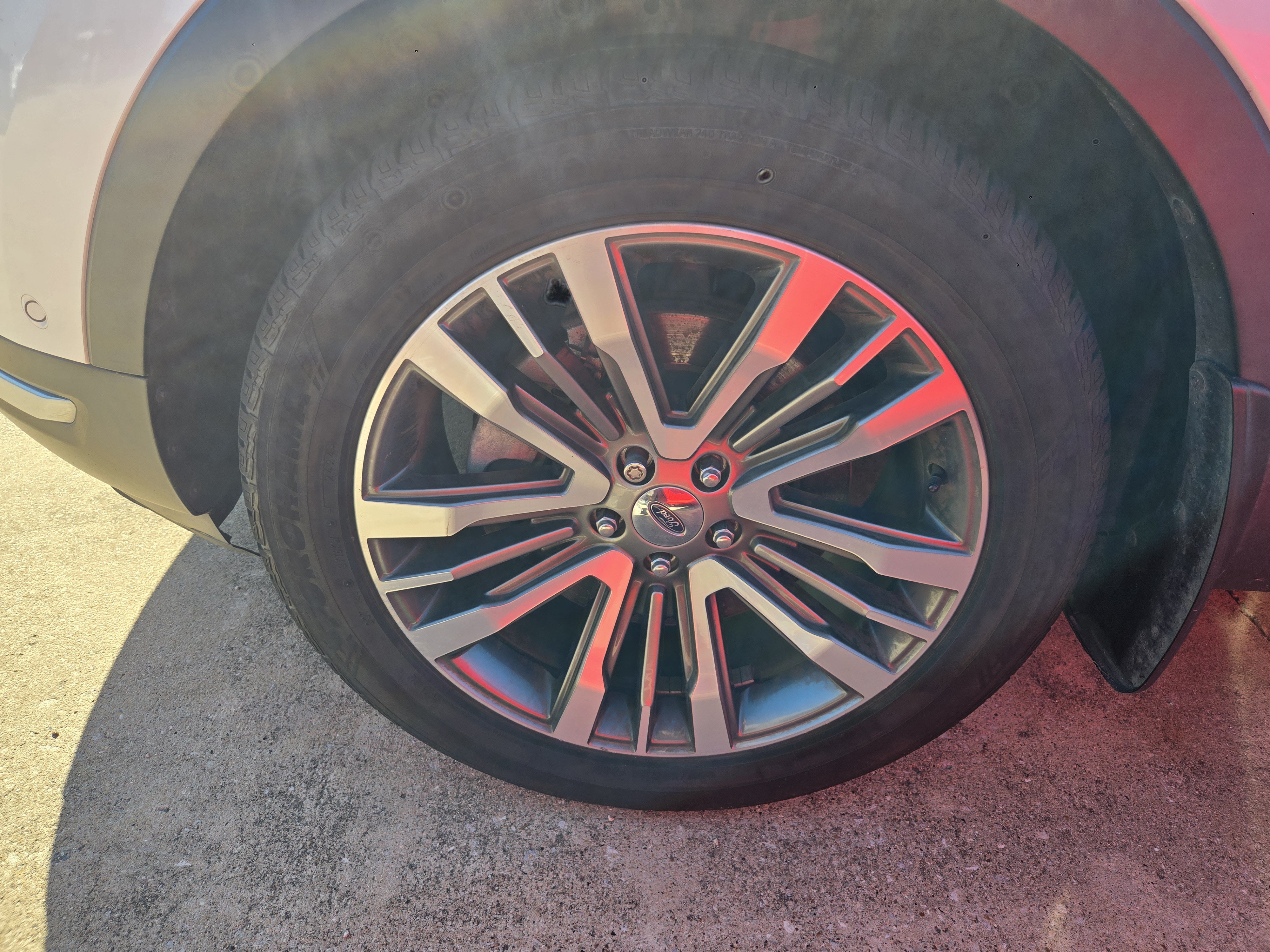 Certified 2019 Ford Explorer Platinum AWD/4WD image 9