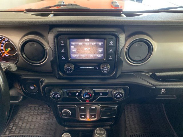 Used 2020 Jeep Wrangler Sport AWD/4WD image 17