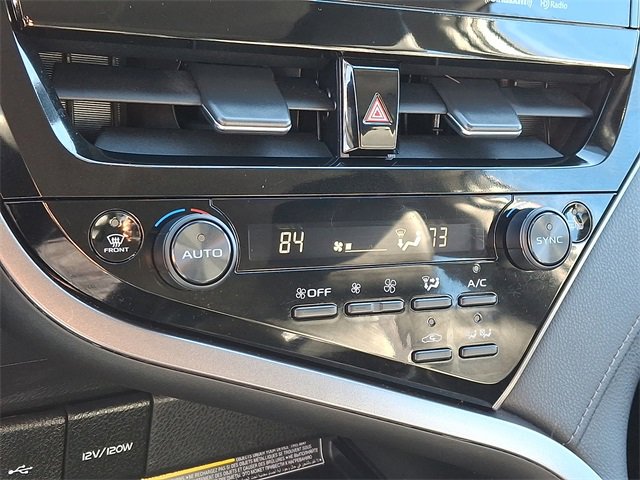 Used 2021 Toyota Camry XLE image 16