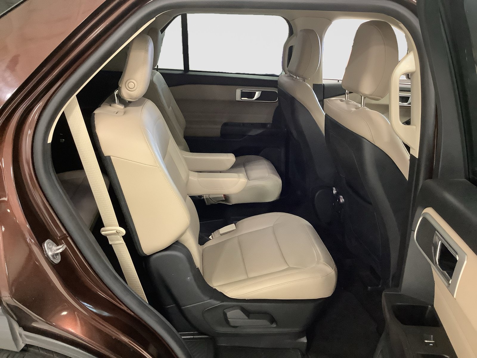 Certified 2020 Ford Explorer XLT w/ Equipment Group 202A RWD image 22