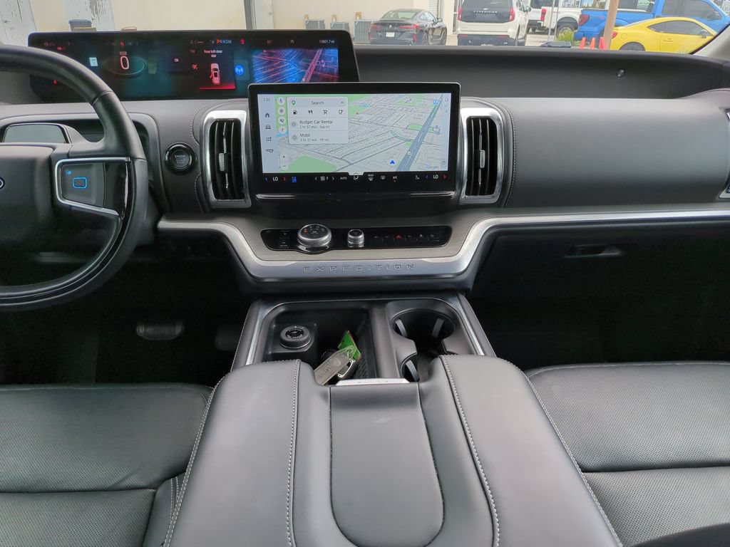 Certified 2025 Ford Expedition Platinum AWD/4WD image 19