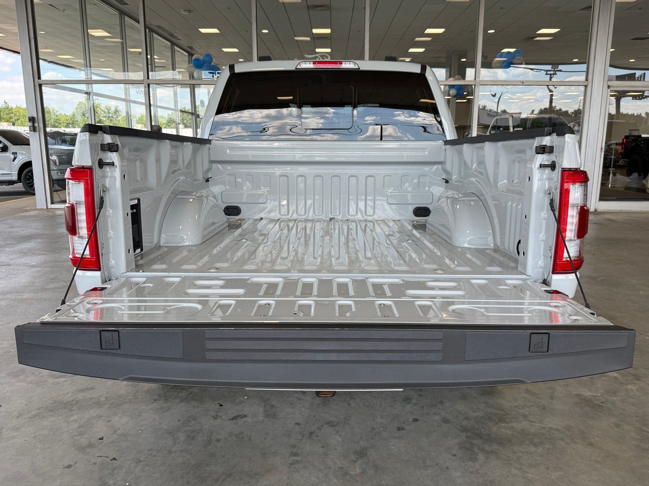 Certified 2023 Ford F150 Lariat w/ Equipment Group 502A High AWD/4WD image 28