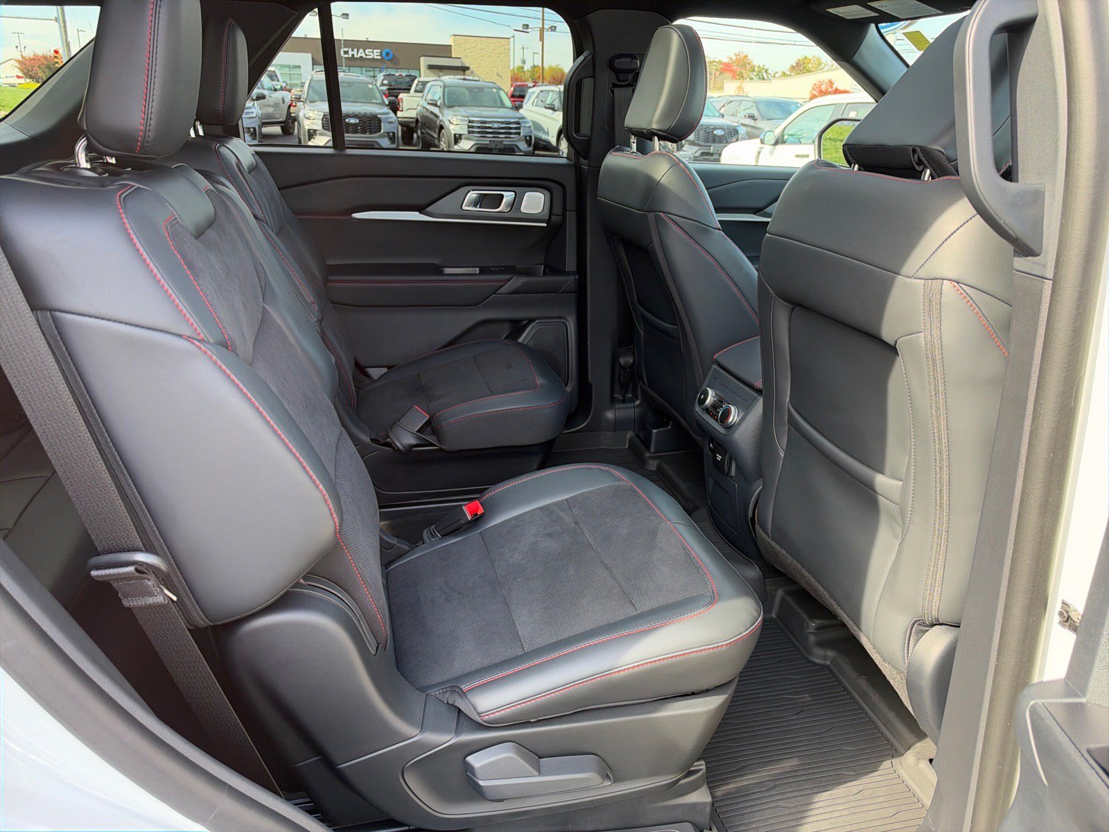 Certified 2026 Ford Explorer ST AWD/4WD image 22