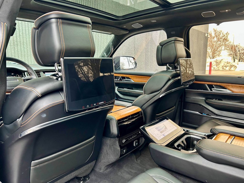 Used 2022 Jeep Grand Wagoneer Series III w/ Rear Seat Video Group 1 image 13