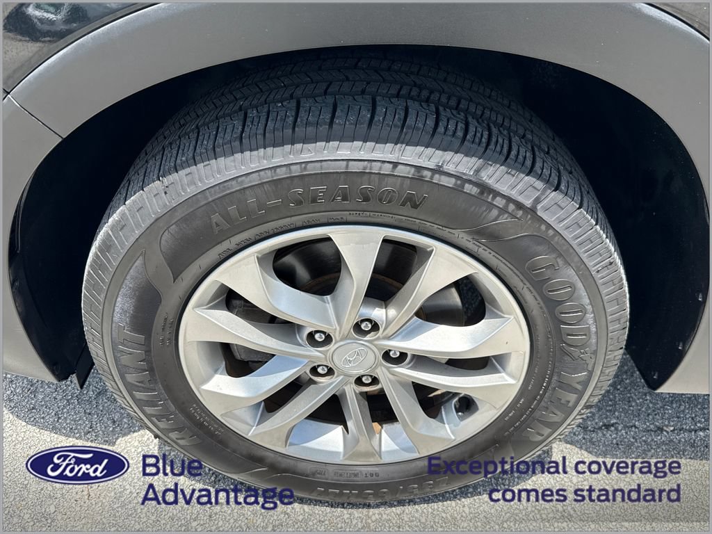 Used 2019 Hyundai Santa Fe SEL FWD image 12