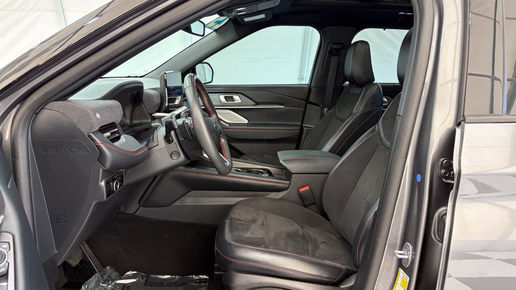 Certified 2025 Ford Explorer ST AWD/4WD image 13