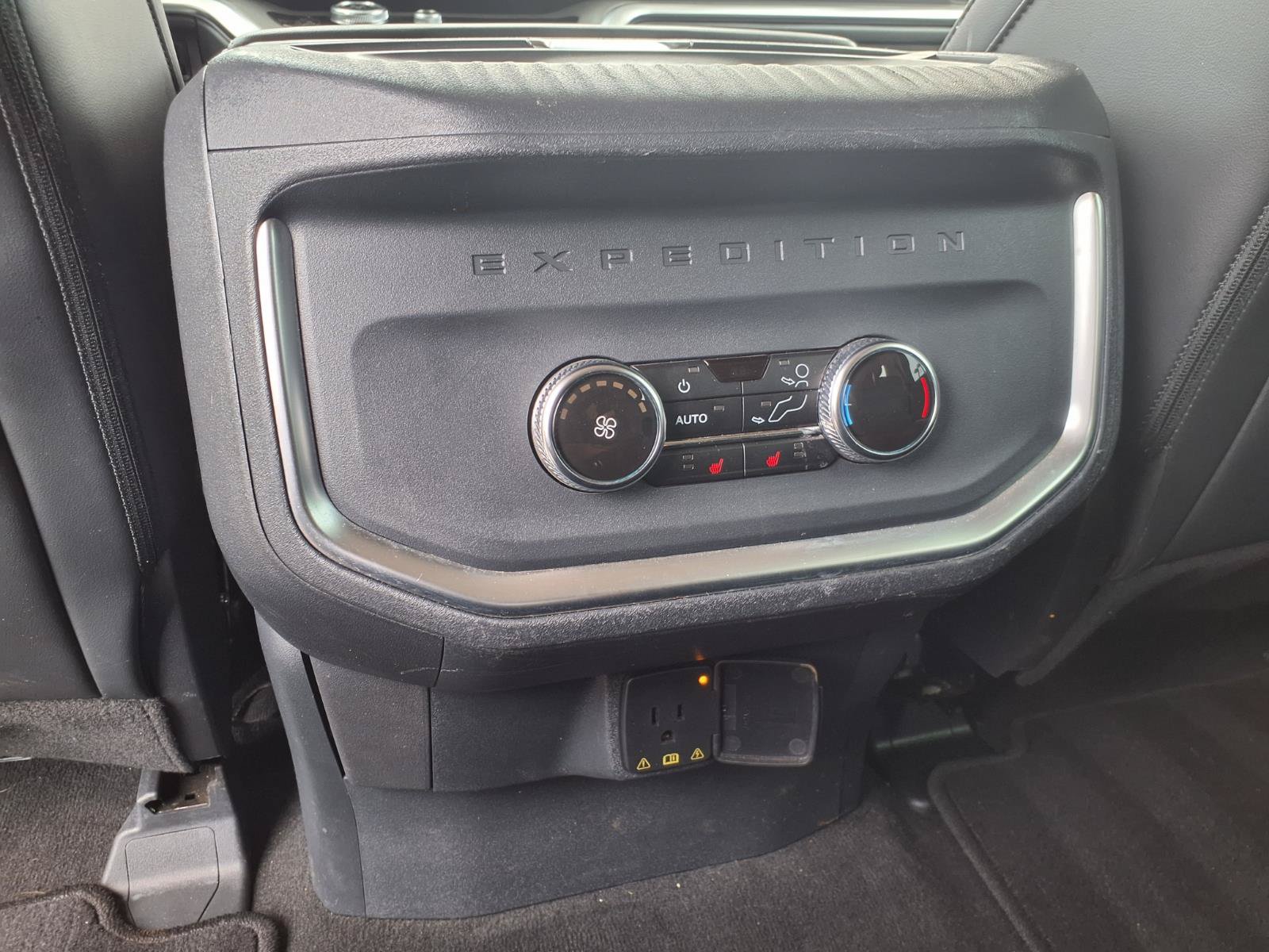 Certified 2025 Ford Expedition Active AWD/4WD image 19