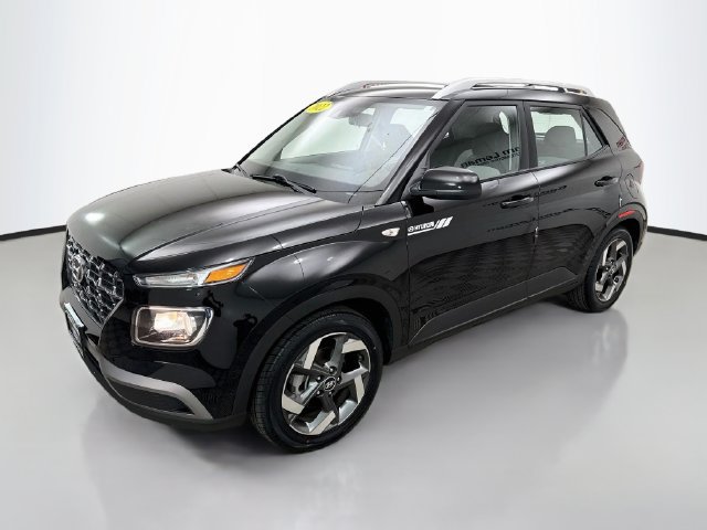 Used 2022 Hyundai Venue SEL FWD image 3