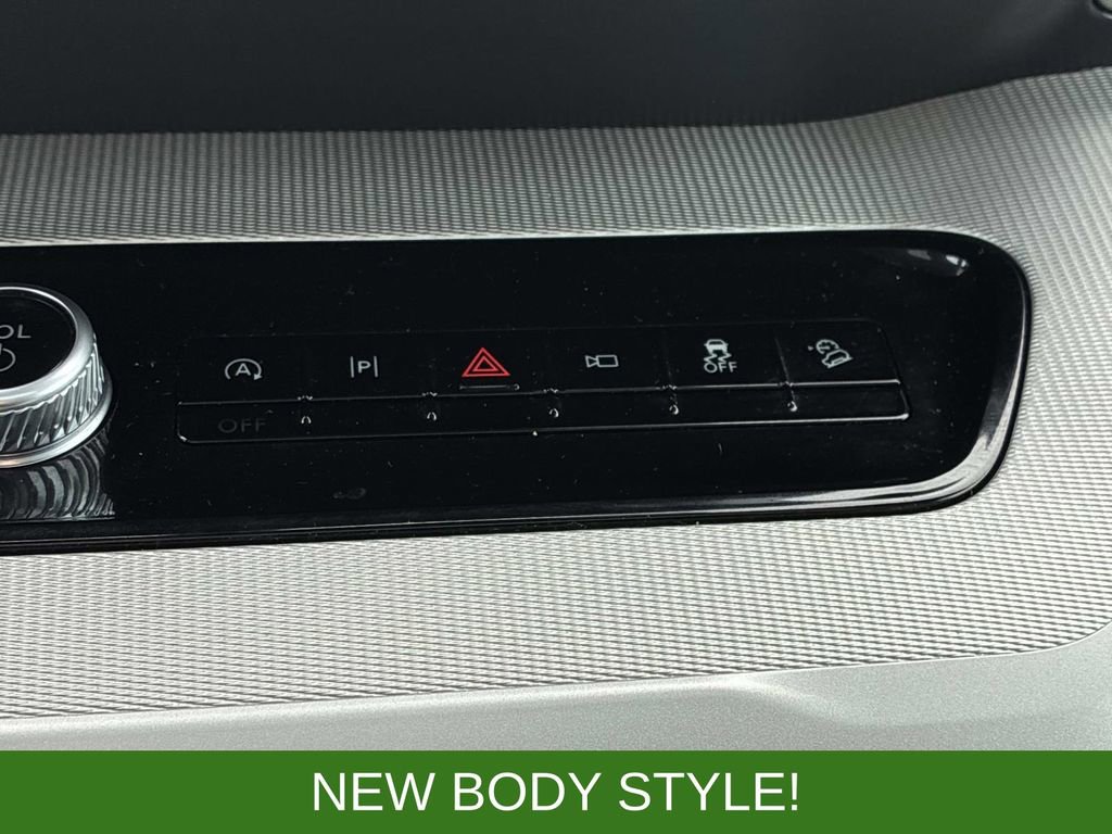 Certified 2025 Ford Expedition Active image 35