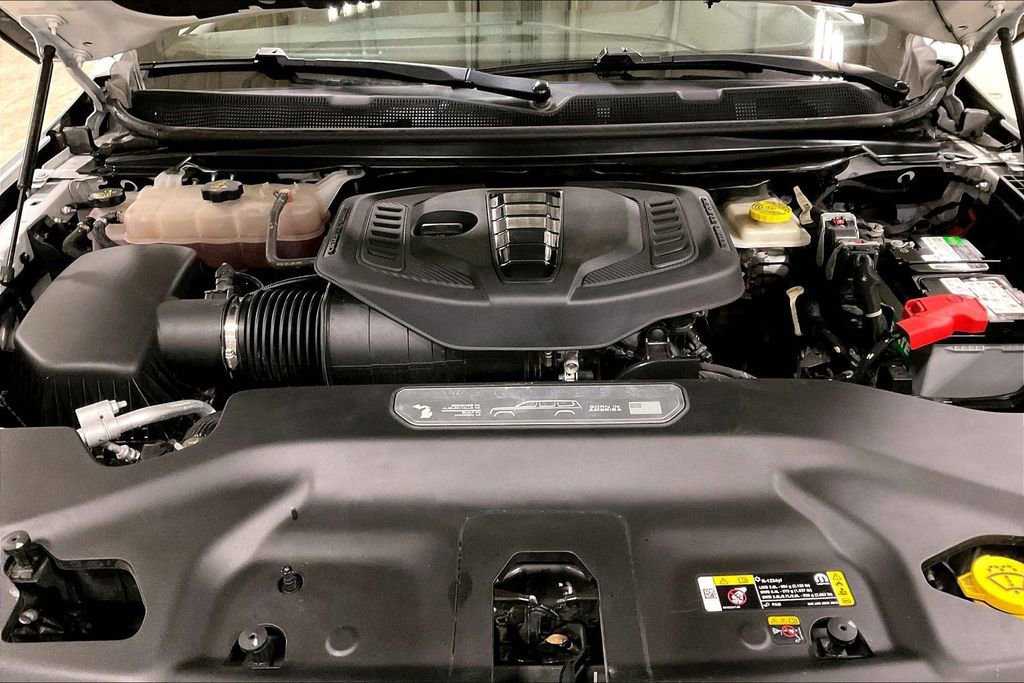 Used 2024 Jeep Wagoneer Series II w/ Flexible Seating Group image 12