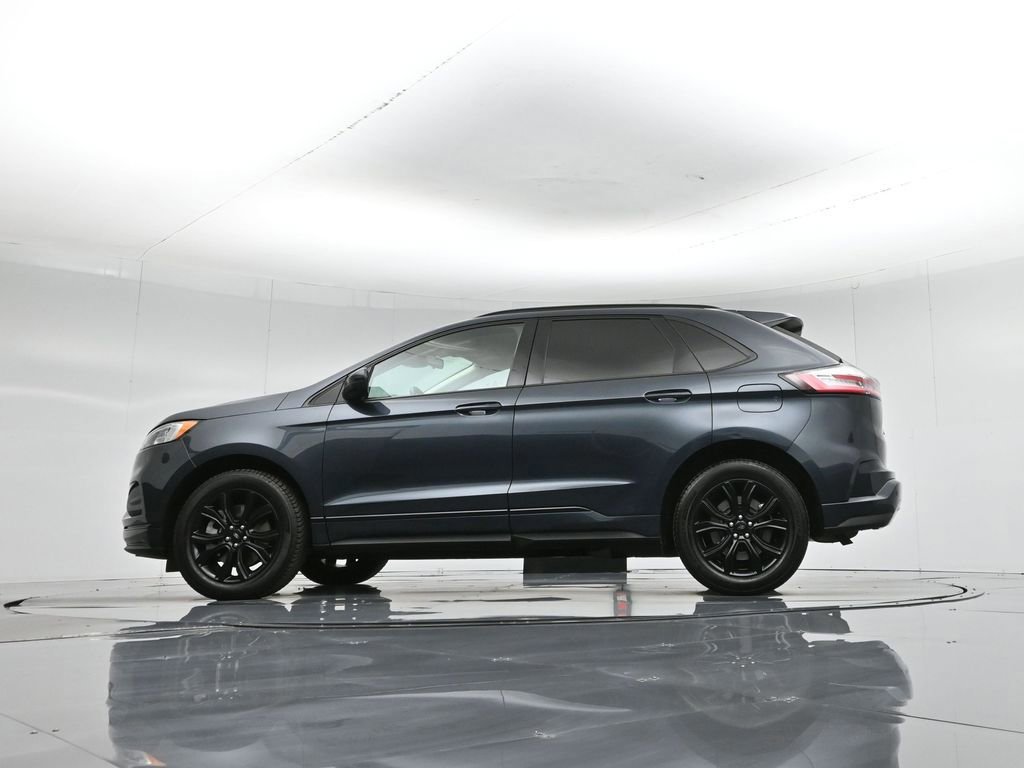 Certified 2022 Ford Edge SE w/ Black Appearance Package image 25
