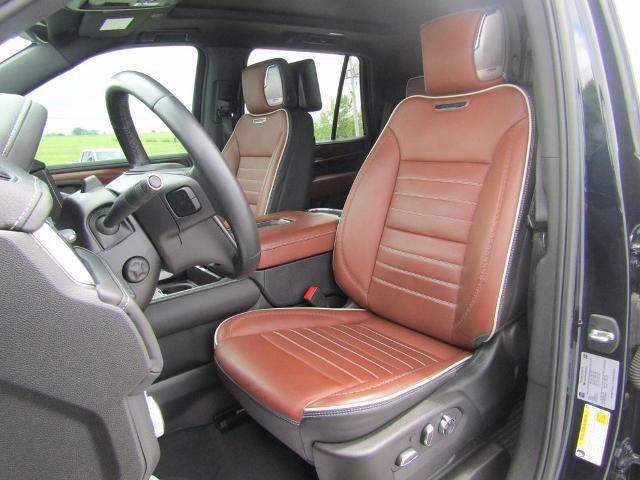 Used 2024 GMC Yukon Denali Ultimate AWD/4WD image 30