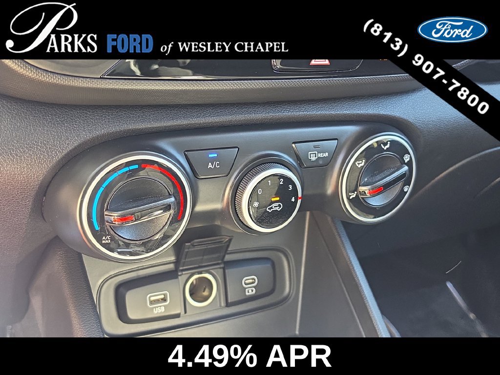 Used 2023 Hyundai Venue SE FWD image 24