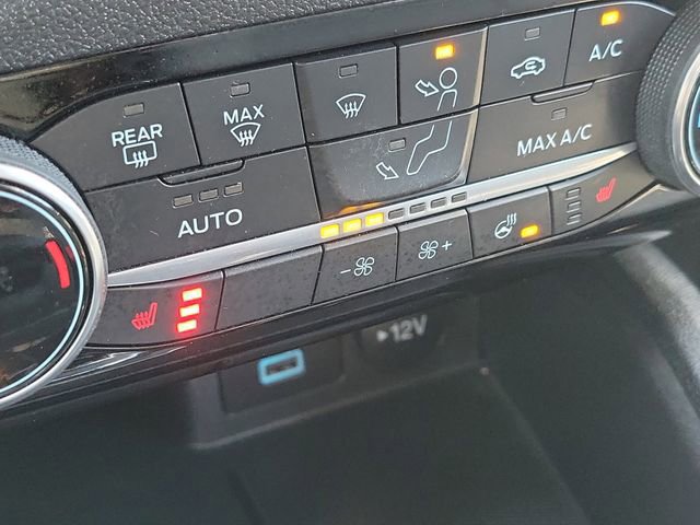 Certified 2022 Ford Escape SE w/ SE Sport Appearance Package FWD image 18