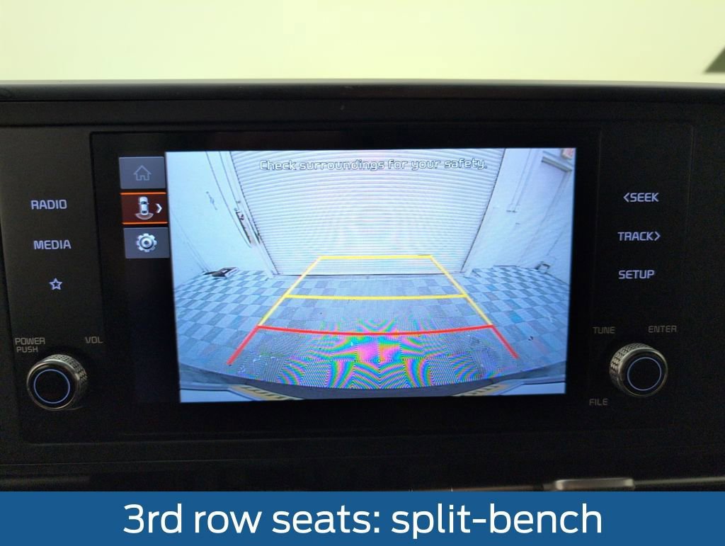 Used 2024 Kia Carnival LX image 31