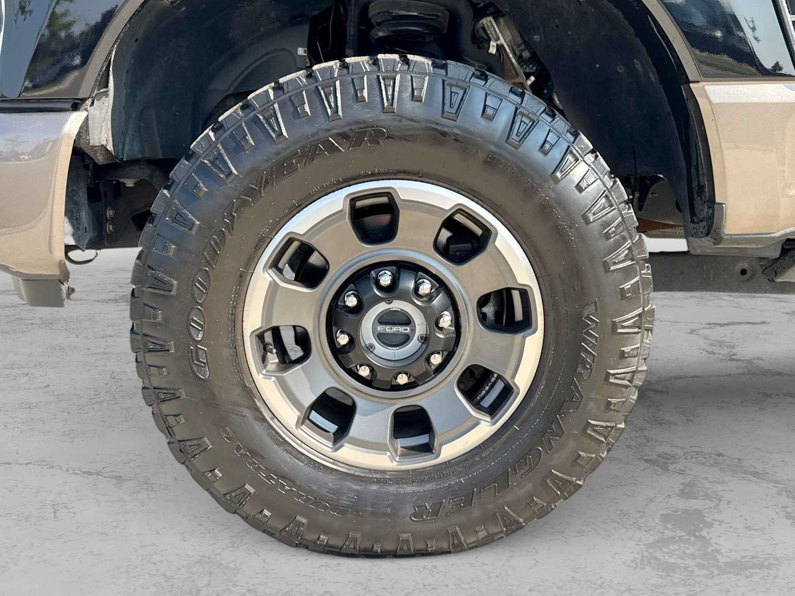 Certified 2023 Ford F250 King Ranch w/ Tremor Off-Road Package AWD/4WD image 13