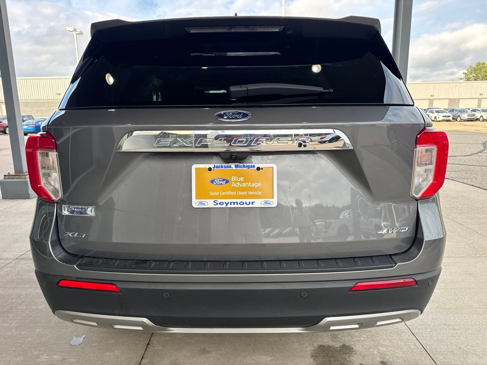 Certified 2024 Ford Explorer XLT w/ Equipment Group 202A AWD/4WD image 6