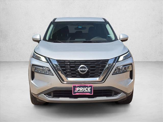Used 2022 Nissan Rogue SV FWD image 2