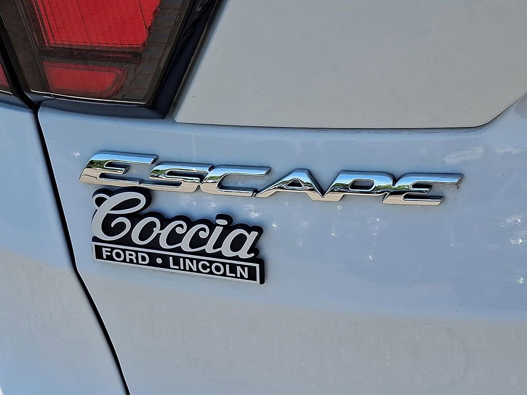 Certified 2017 Ford Escape SE FWD image 29