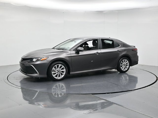 Used 2024 Toyota Camry LE FWD image 5