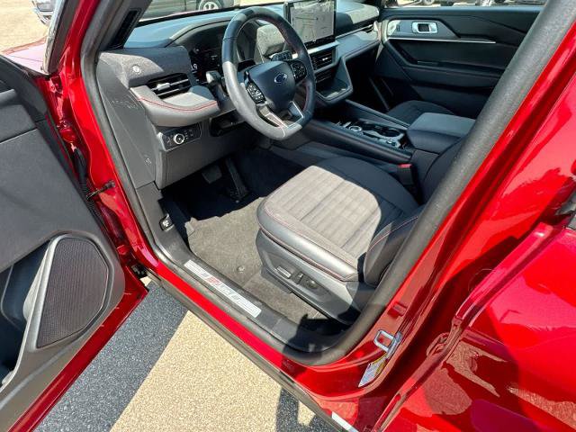Certified 2025 Ford Explorer ST-Line AWD/4WD image 10