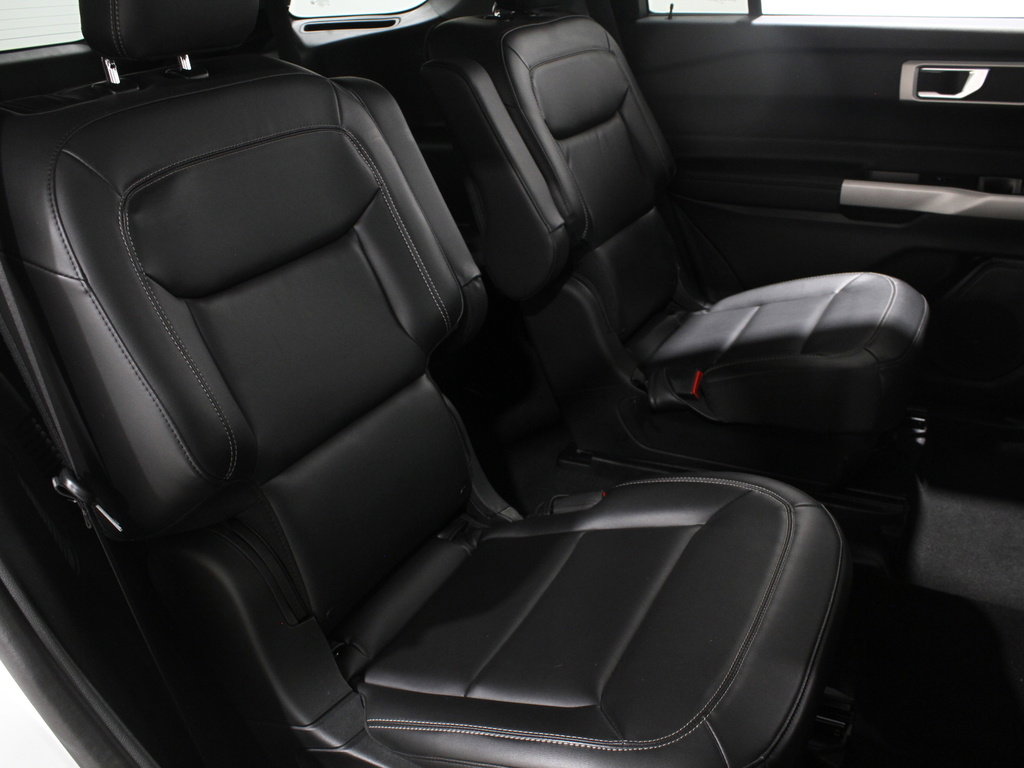 Certified 2022 Ford Explorer XLT w/ Equipment Group 202A image 20