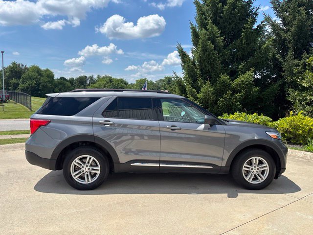 Certified 2023 Ford Explorer XLT w/ Equipment Group 202A AWD/4WD image 7