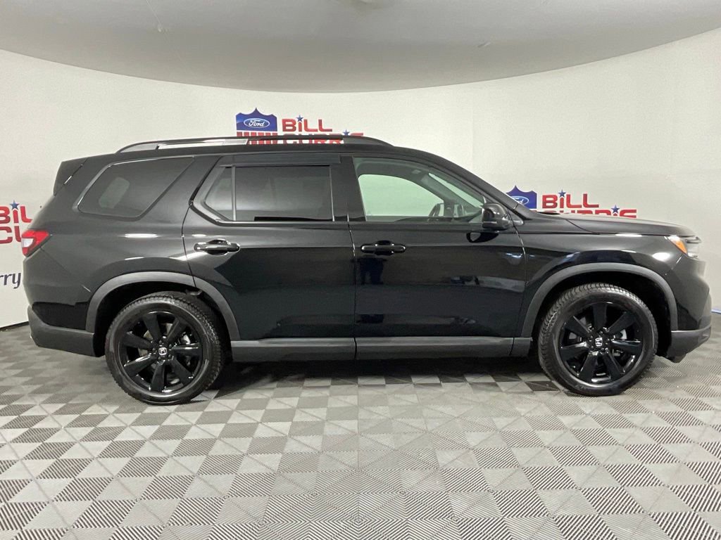 Used 2025 Honda Pilot Black Edition image 6
