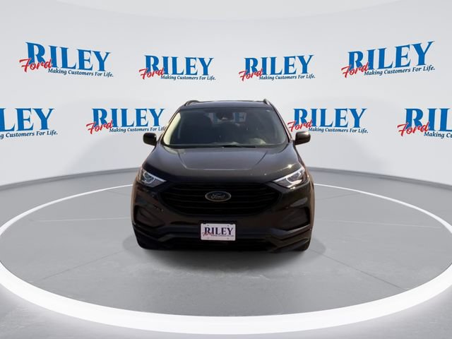 Certified 2024 Ford Edge SE w/ Black Appearance Package AWD/4WD image 3