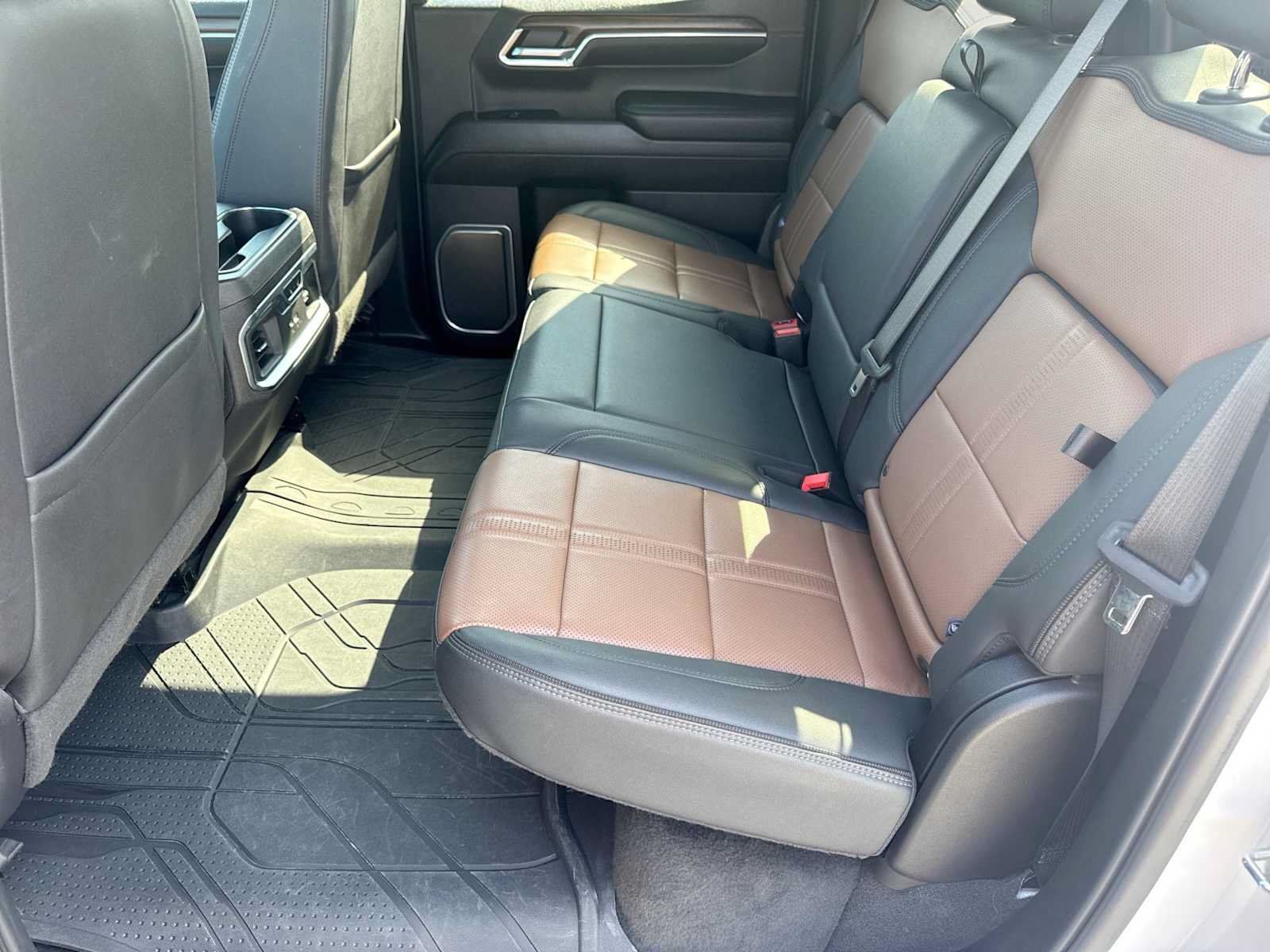 Used 2024 Chevrolet Silverado 1500 High Country w/ High Country Premium Package AWD/4WD image 20