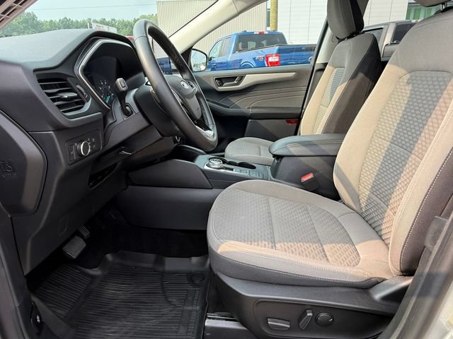 Certified 2022 Ford Escape SE w/ SE Sport Appearance Package AWD/4WD image 19