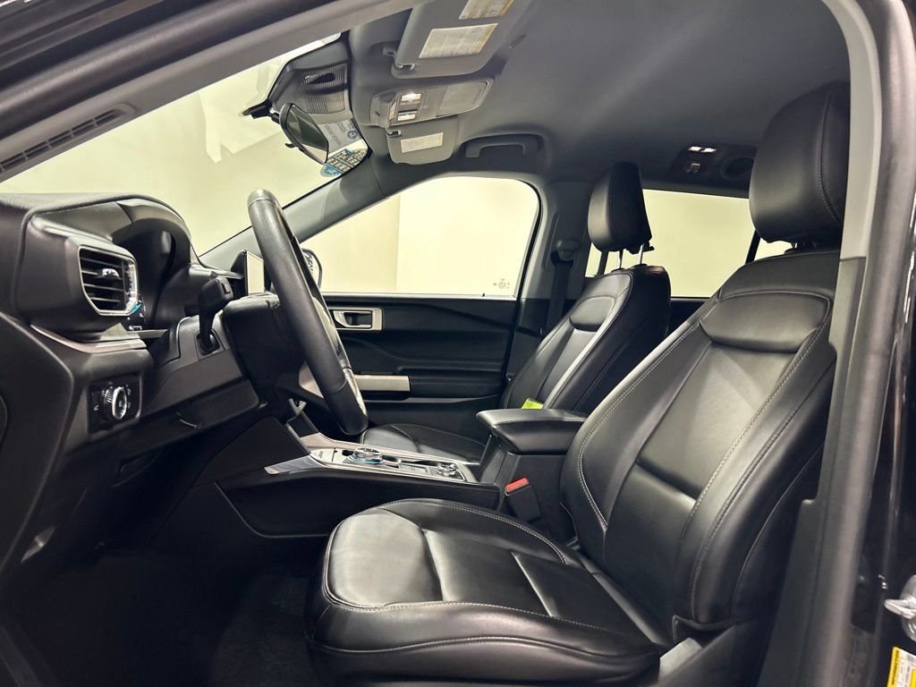 Certified 2023 Ford Explorer XLT w/ Equipment Group 202A AWD/4WD image 11