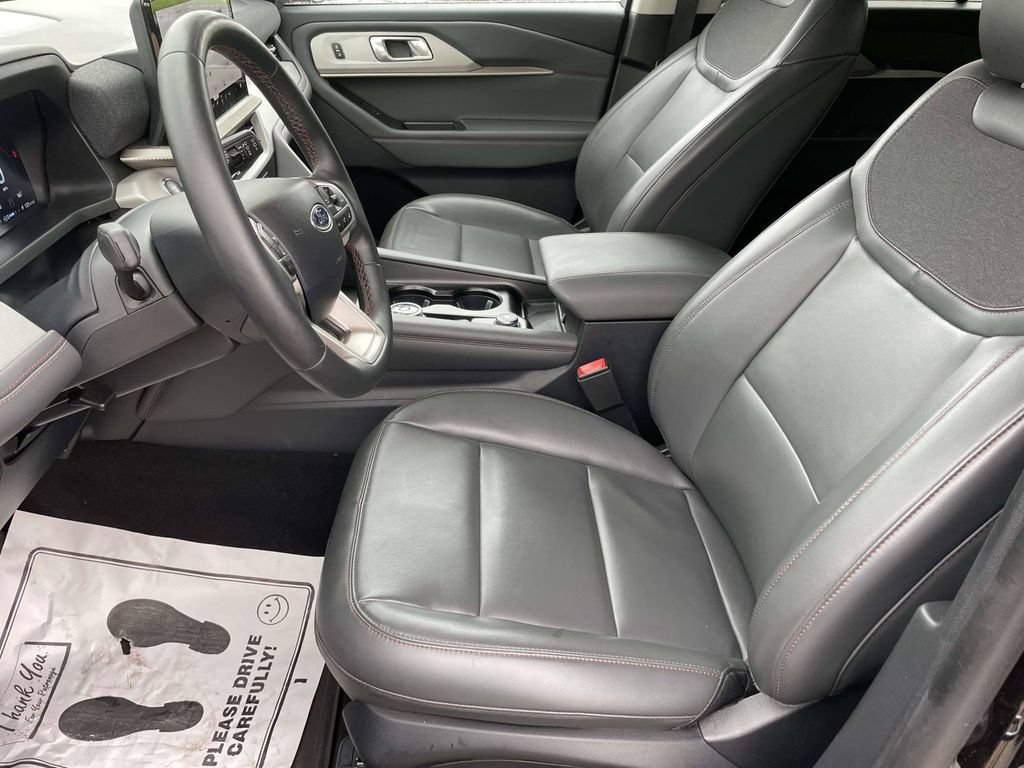 Certified 2025 Ford Explorer Active w/ Active Comfort Package RWD image 13