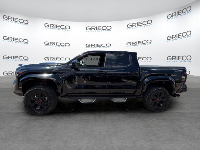 Used 2025 Toyota Tacoma TRD Pro AWD/4WD image 4