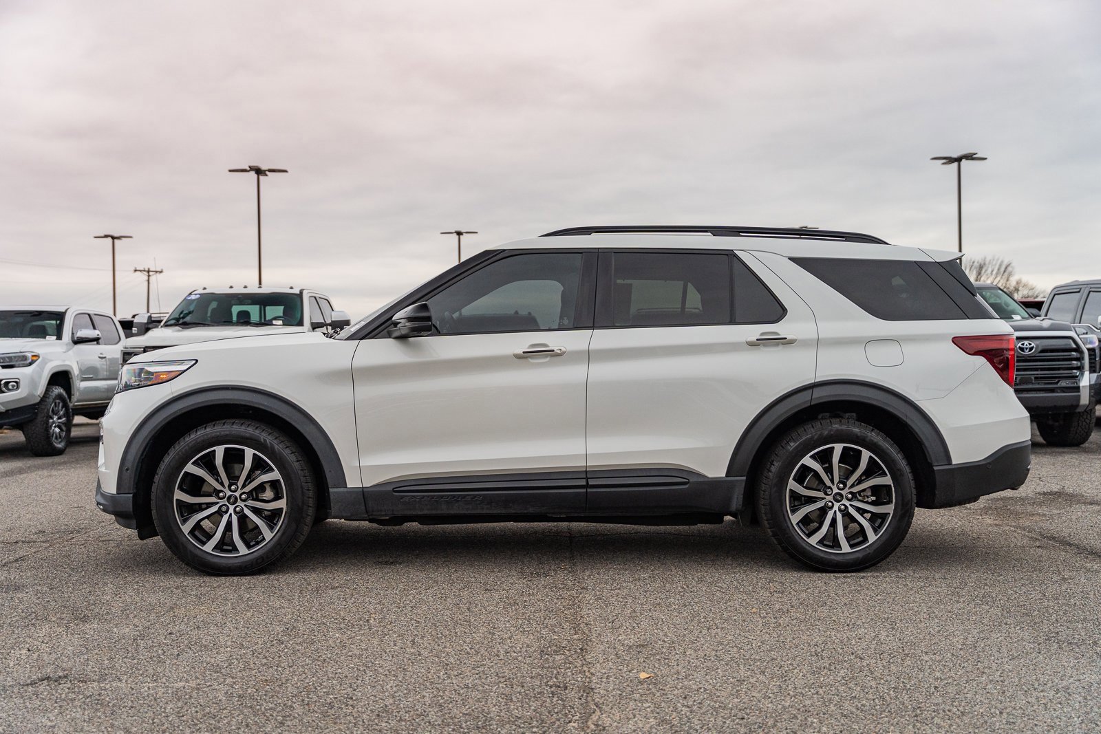 Certified 2020 Ford Explorer ST w/ Premium Technology Package image 3