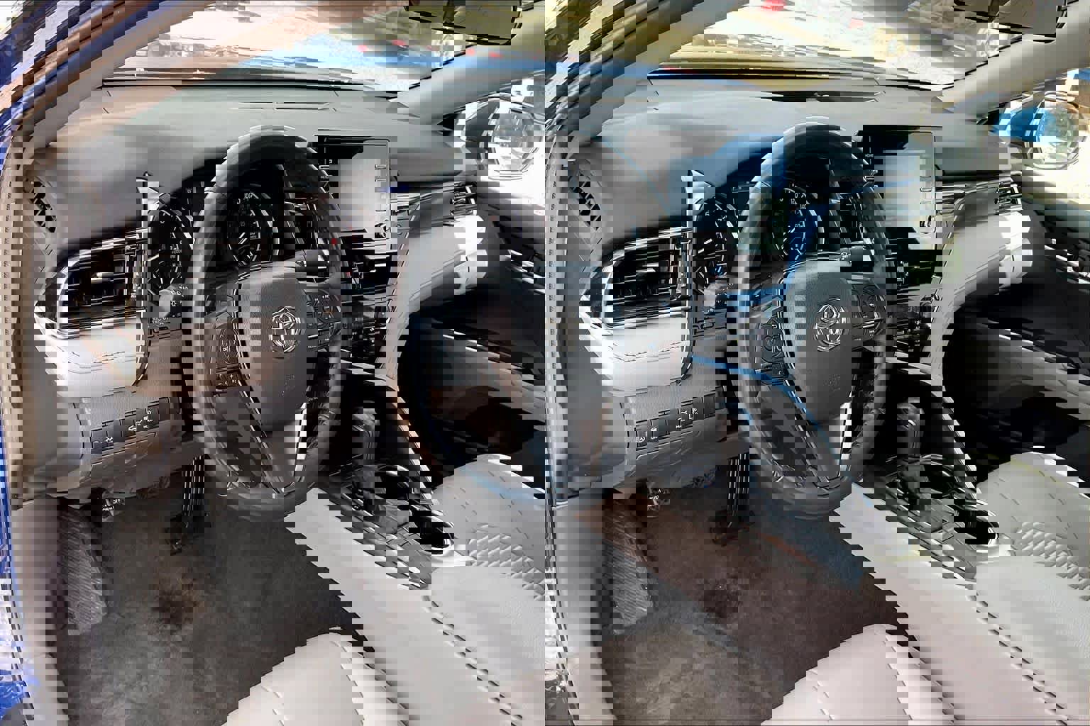 Used 2024 Toyota Camry SE image 17